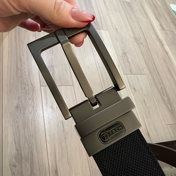 NWOT T-Tech by Tumi Black Belt - Picture 3 of 6